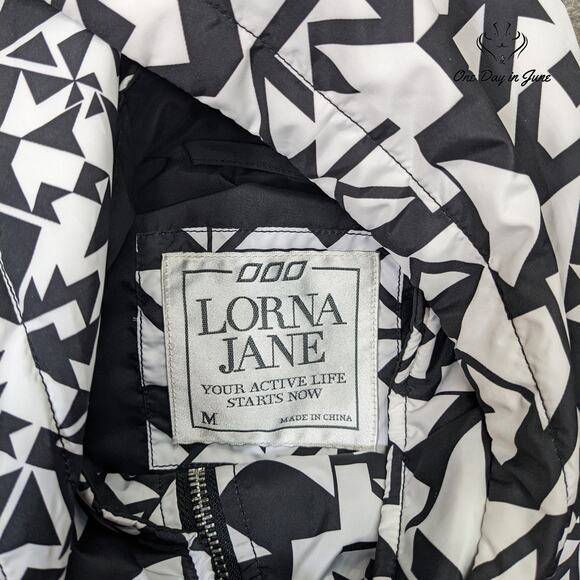 Lorna Jane Hooded Quilted Vest Size M - Picture 2 of 5